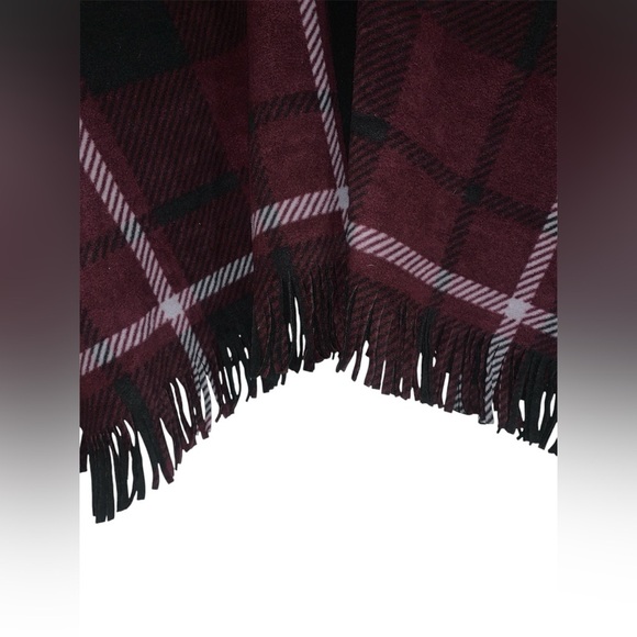 Rachel Roy Burgundy and Black Reversible Plaid‎ Fleece Fringe Shall OSFM - Picture 2 of 4